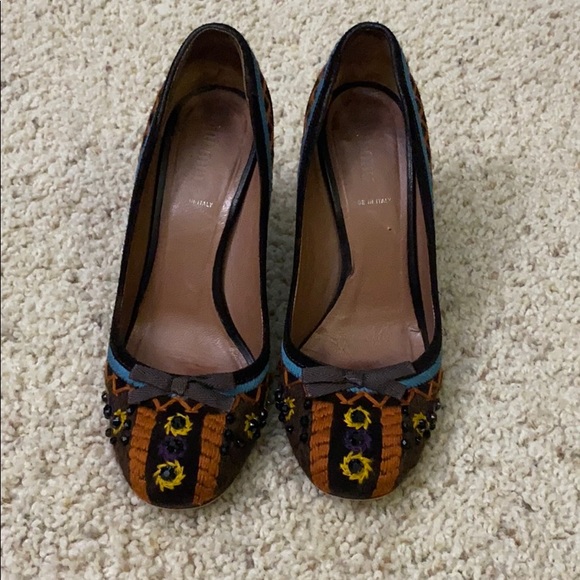 Shoes - Picture 4 of 4